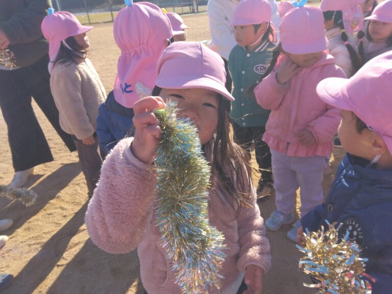 3歳児　にじ・かぜチーム「きらきらでかわいい！」