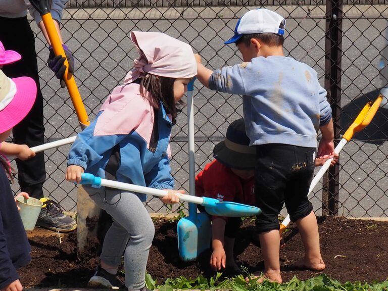 畑活動（土作り）～ひかり組～