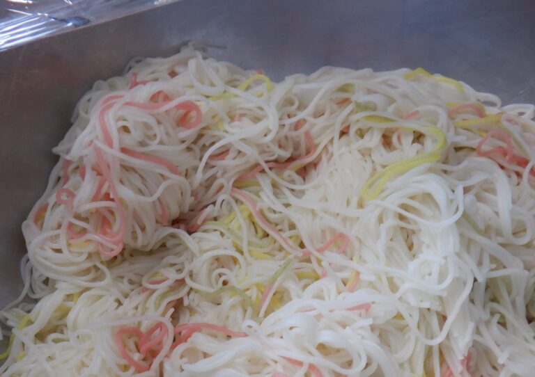 ピンクのソーメン