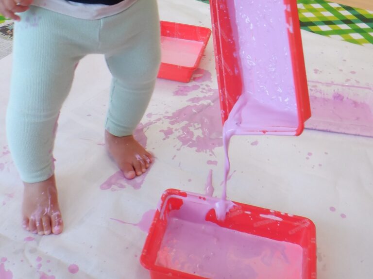 こぼして散らして滑って塗って