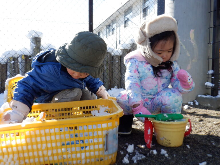 ゆきやこんこん