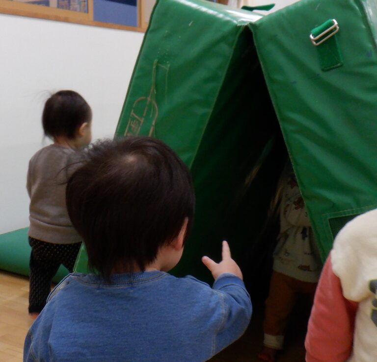 トンネルをくぐると？！