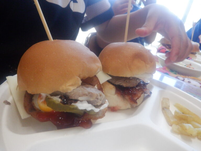 ハンバーガー作りに挑戦！！
