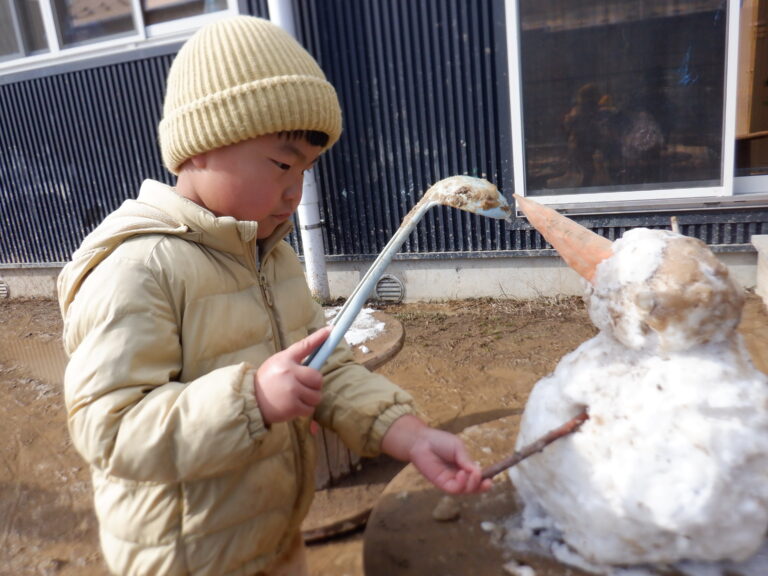 「ゆきだるまはさ…」