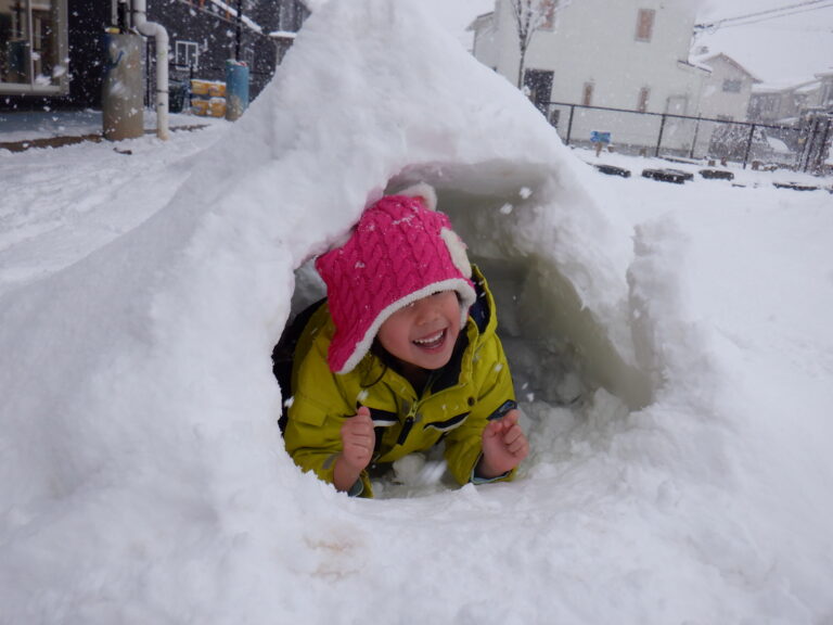 巨大かまくらを作ってみた