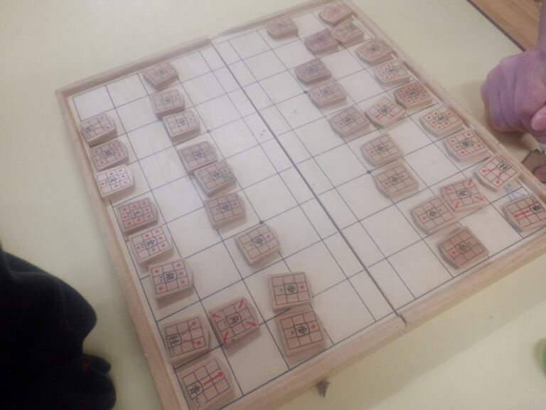 好きな遊びを楽しんでいます