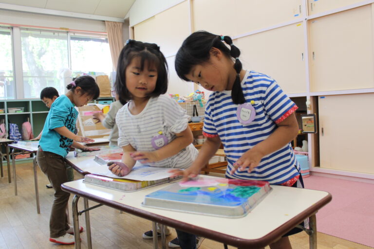 5歳児ほし組　不思議な絵の具