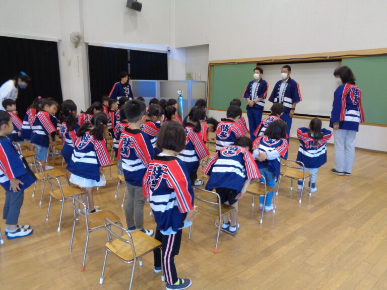 5歳児ほしぐみ・そらぐみ「ぼくたち、わたしたちは幼年消防団」