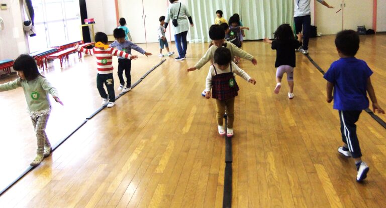 「せんせい！かけっこしようよ！」3歳児もも組