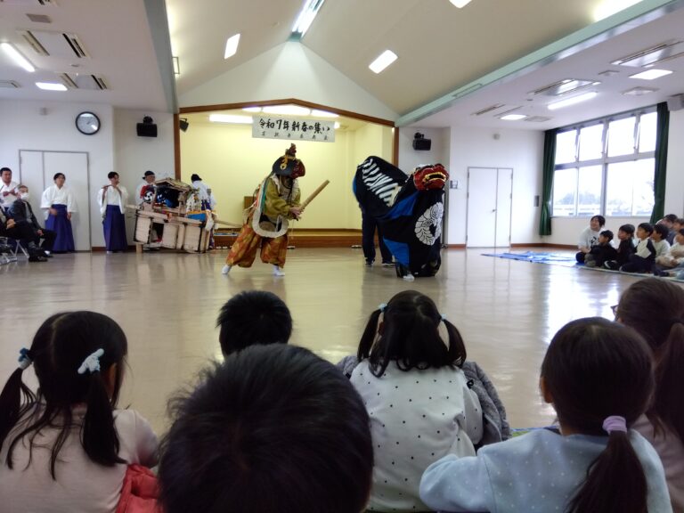 獅子舞見学に行きました。