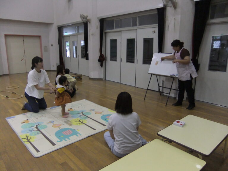 のびのび　くじら