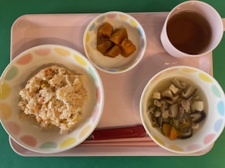 4 月 8 日（月）