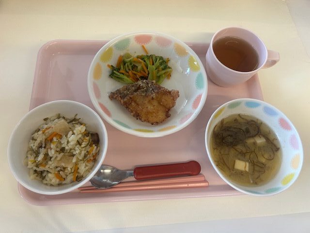 2025年8月19日　食育献立　　郷土料理（沖縄県）