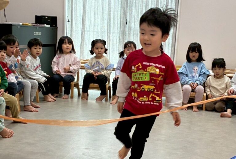運動会ごっこ（２歳児）★