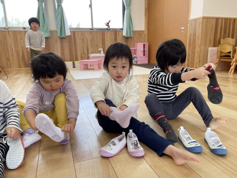 大きくなるってうれしいな♪（にじ組　2歳児）