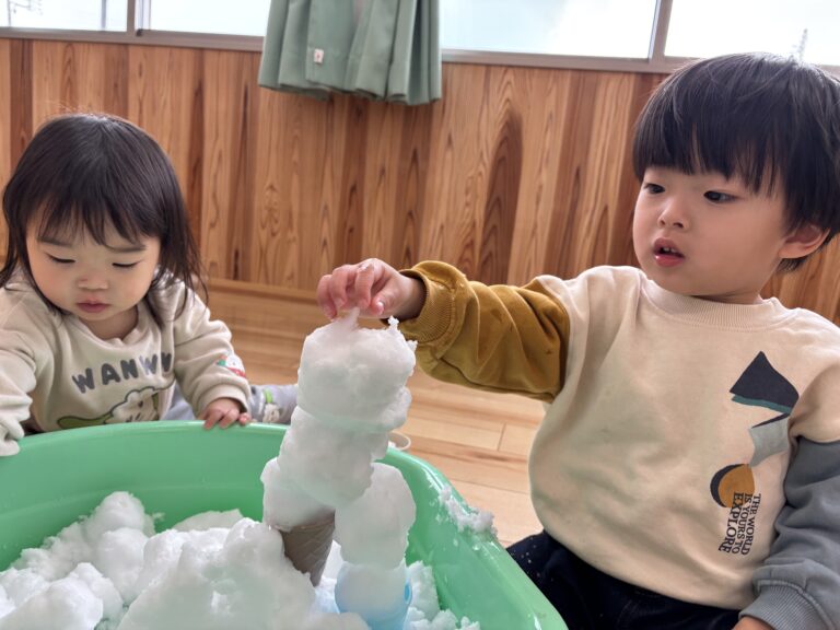 冬って楽しいね♪（うみ組　1歳児）