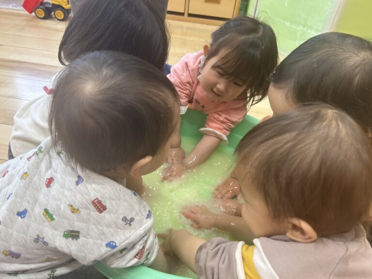 楽しいこと！あったか～いこと！(えだまめ組　０歳児)