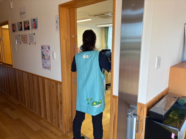 誰もいない事務室