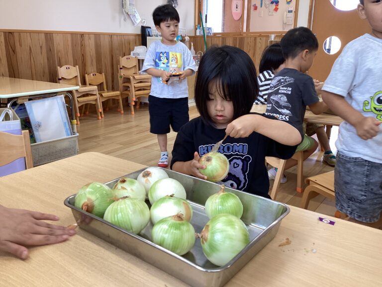 どんな料理になるのかな？（そら組　4歳児）