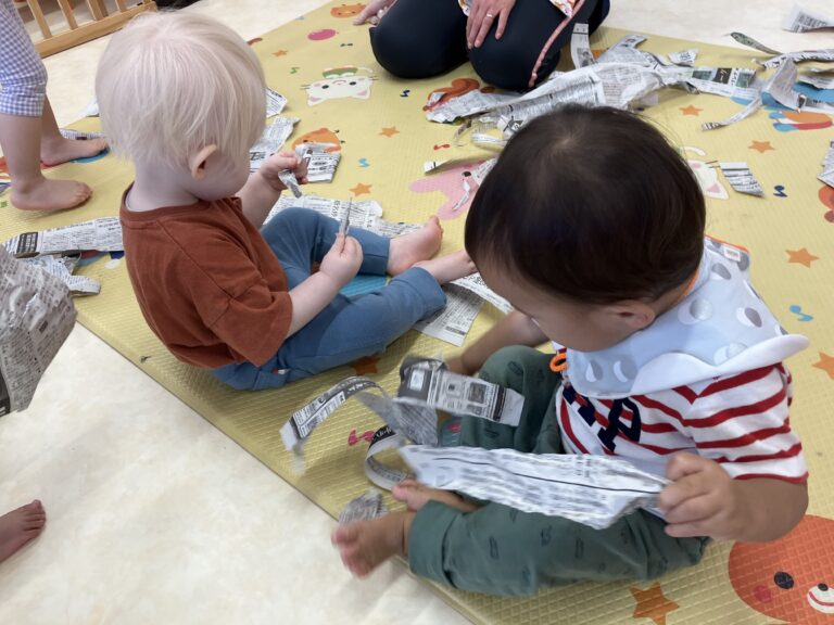 どれみ組　雨の日の感触遊び