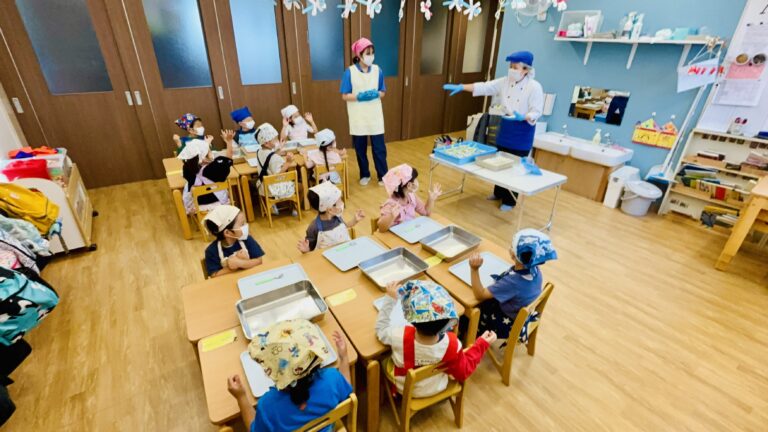食育活動<br />
栽培・収穫体験・クッキングなど身近なところから食に関わる様々な体験をします。