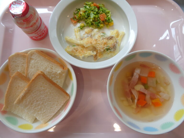 2025年2月28日　　給食（🎂誕生日会メニュー）