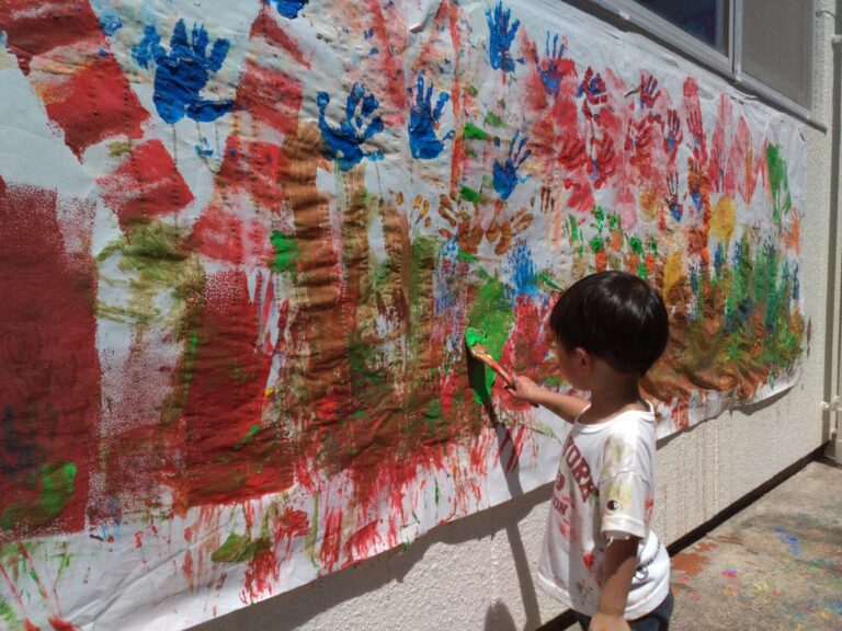 触って、塗って、描いて