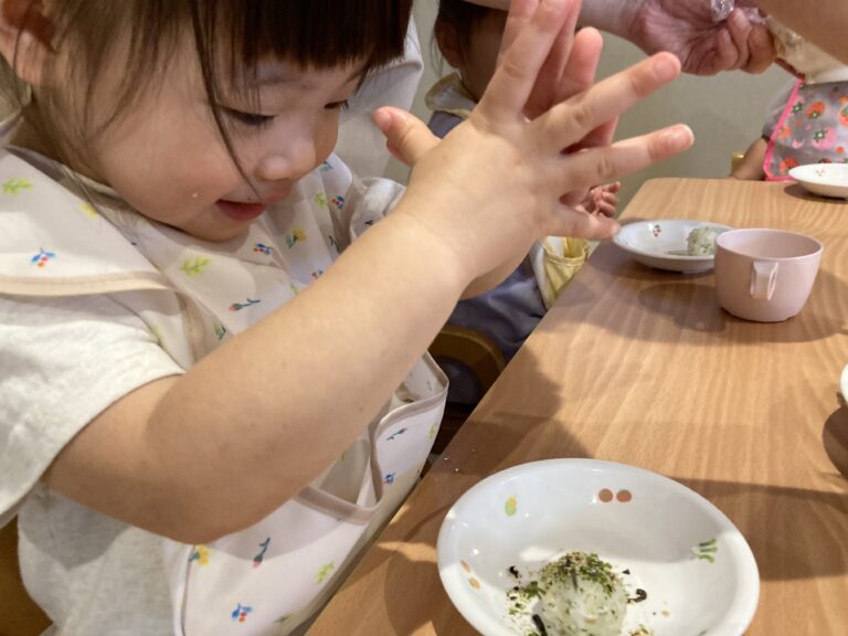 にぎにぎ、ぎゅっぎゅっ♬