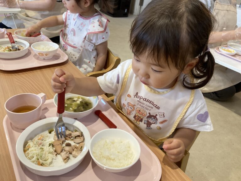 モグモグ、ゴックン🥄
