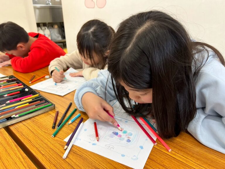 季節の壁面製作『くじらの楽しい所』