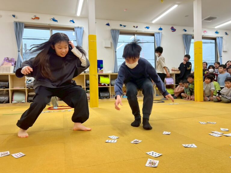 みんな遊び「トランプ探しリレー🃏」