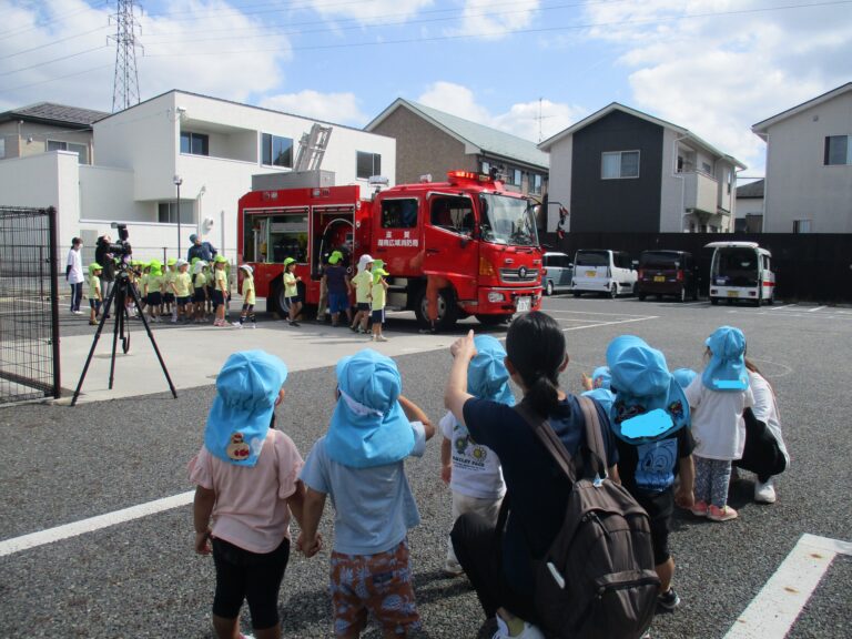 栗東くじら保育園に行ってきたよ(^▽^)/✨(2歳児あめチーム)