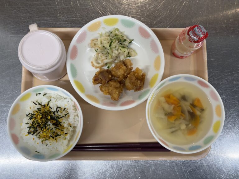 12/25　今日の給食（クリスマスメニュー🎄）