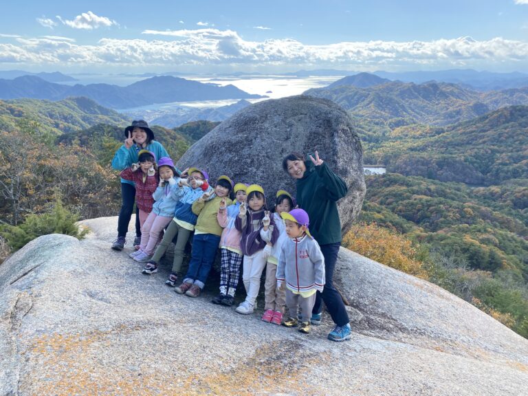 【くじら】おむすび岩登り