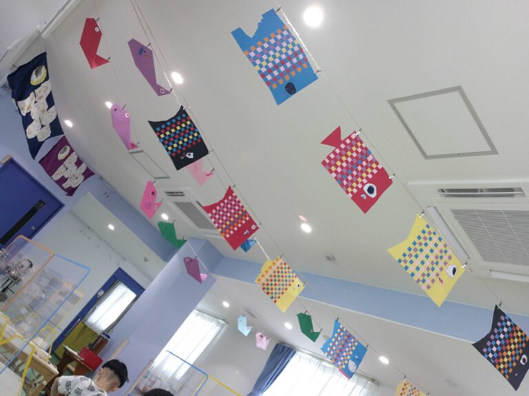 ♪～五月の風にこいのぼり～明るい空を泳いでる～【4歳児そらチーム】