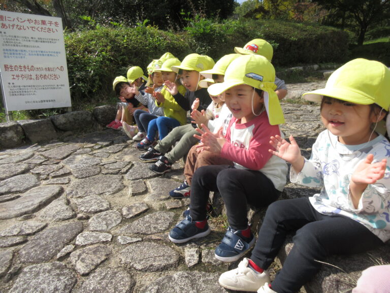 初めてのバス遠足に出発～！【２歳児 あめチーム】