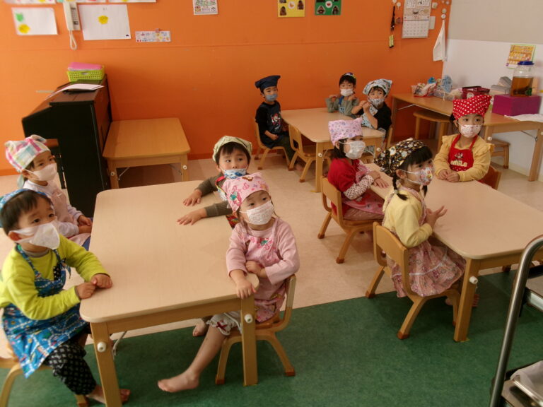 おうちの人にも食べさせてあげたいな～【3歳児 にじチーム】