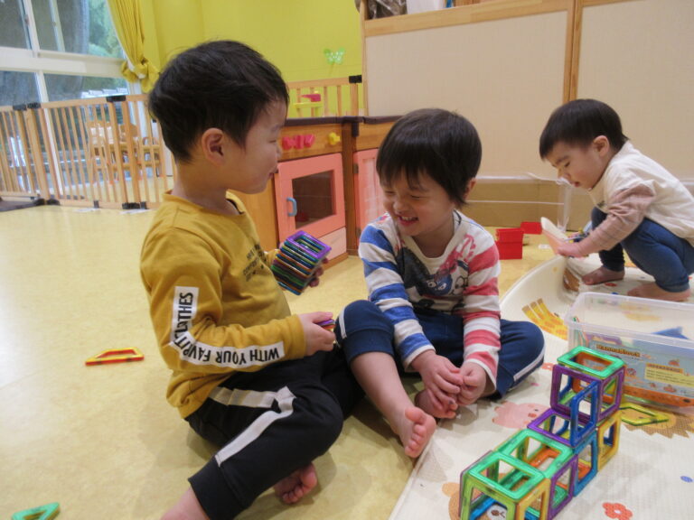 友だちと一緒に(*^^*)【1歳児 だいちチーム】