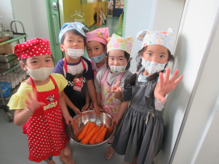 毎月19日は食育の日<br />
日本の郷土料理・世界の料理を提供します。