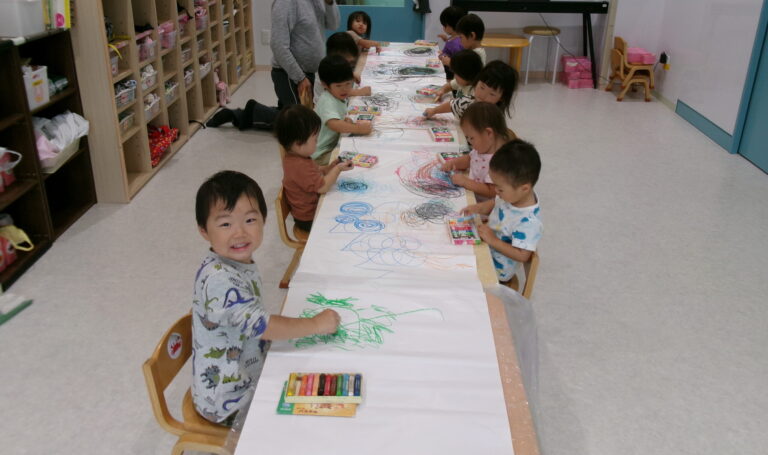 みんなで一緒にぐるぐる～！！【2歳児 あめチーム】