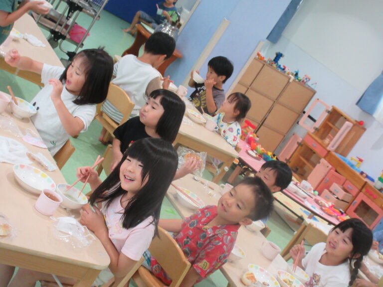 誰かが笑えば・・・【4・5歳児 そら・くじらチーム】