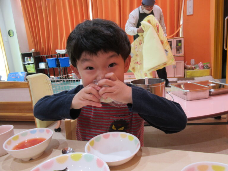 自分で作ったから美味しいね！【3歳児 にじチーム】