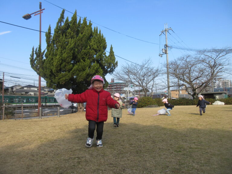 たこたこあがれ～♪【２歳児 あめチーム】