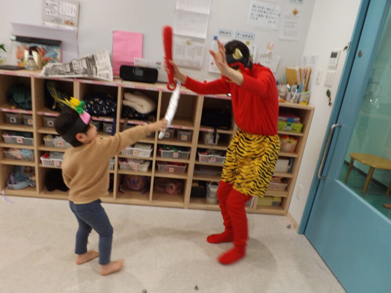 お腹の鬼さんバイバイ👋【2歳児 あめチーム】