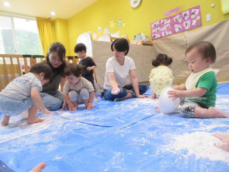 感触遊びパート２！【1歳児 だいちチーム】