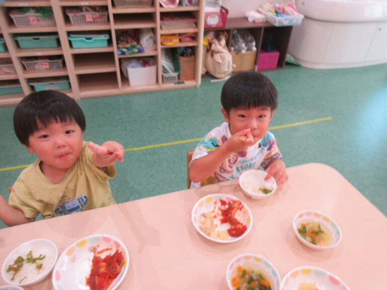 おいし～！トマト&ピーマン【３歳児 にじチーム】