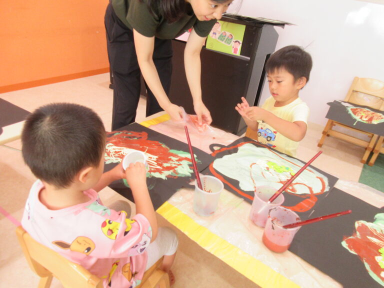 お祭りの準備で大忙し♪【３歳児 にじチーム】