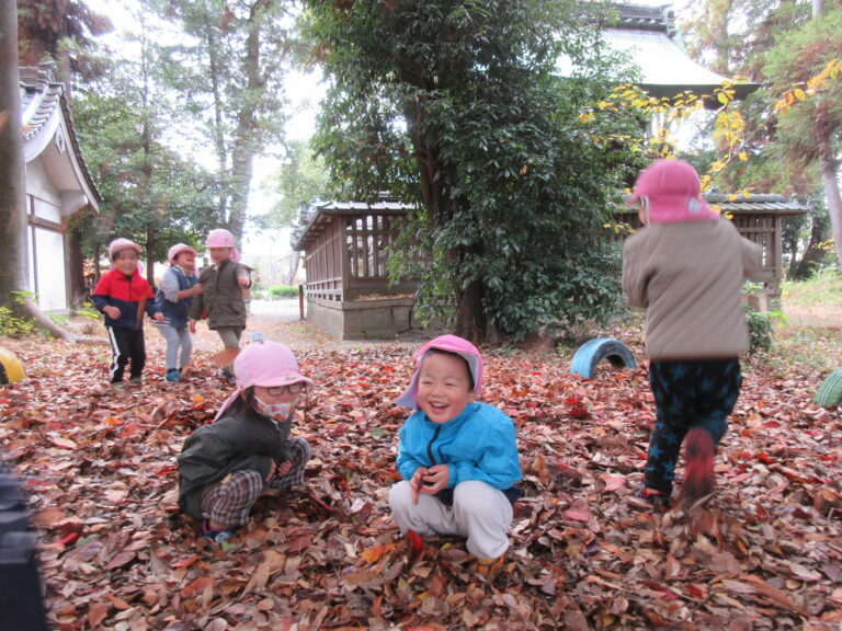 お布団あったか～い【3歳児 にじチーム】