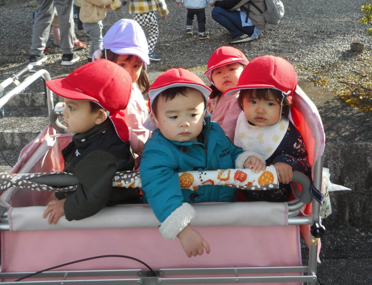 元気に過ごせますように　【0歳児 うみチーム】