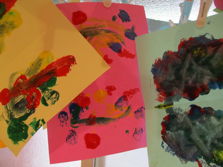 デカルコマニー🦋（2歳児　あめ組）